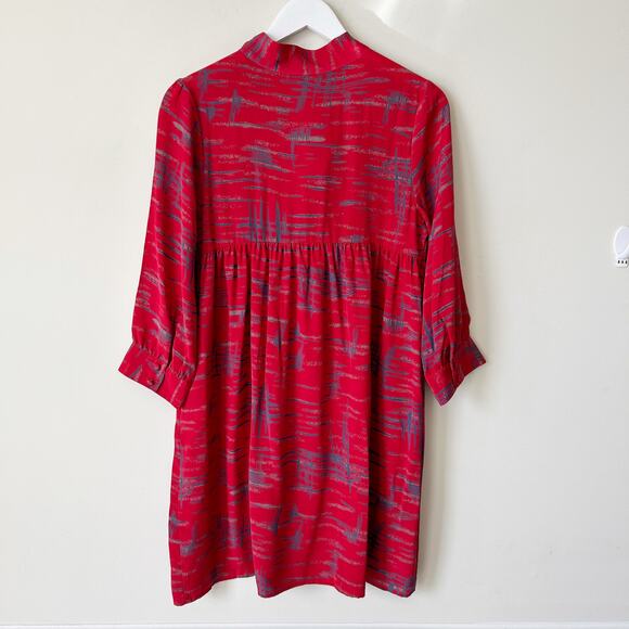 Urban Outfitters 100% Silk Lux Dress Red Size M NWT Abstract Artsy Retro Modest - Picture 3 of 8